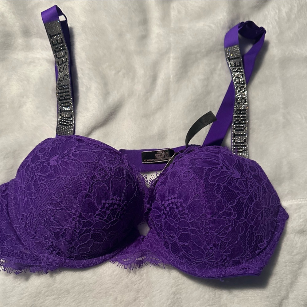 Victoria secret push up bra, size 36B.